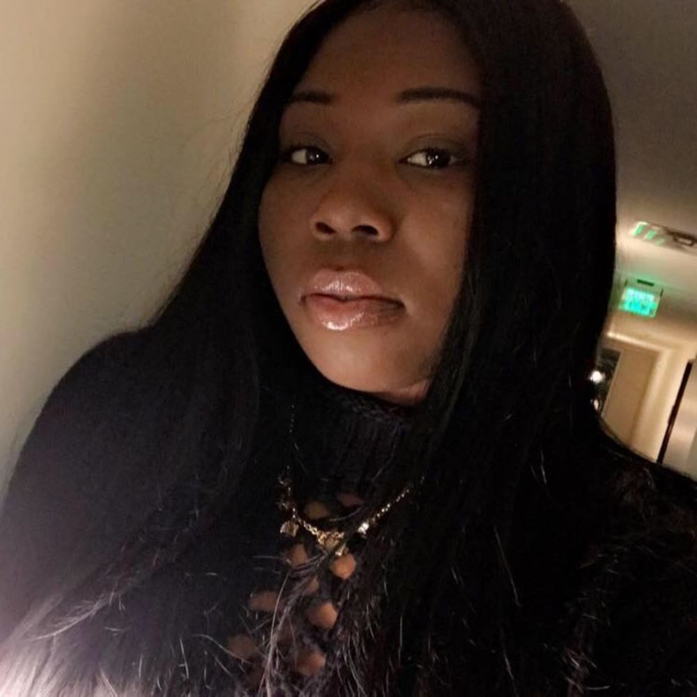 Meet your Posher, Nicole